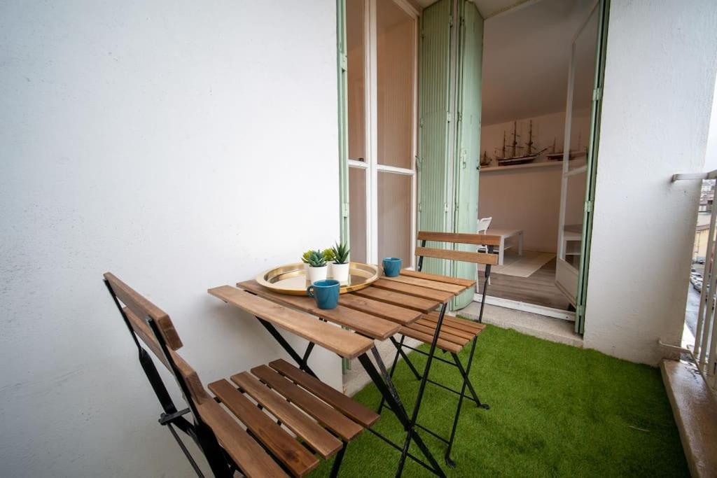 Fully Equipped Balcony Sleeps 7 Wifi Appartement Marseille